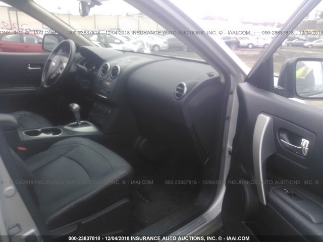 JN8AS5MV6CW407179 - 2012 NISSAN ROGUE S/SV SILVER photo 5