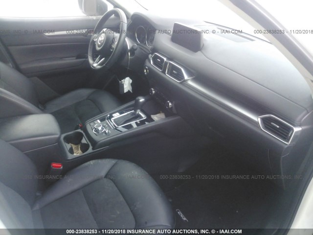 JM3KFACM4J0313041 - 2018 MAZDA CX-5 TOURING WHITE photo 5