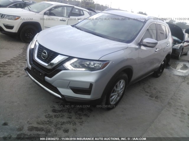 KNMAT2MV5JP503559 - 2018 NISSAN ROGUE S/SV SILVER photo 2