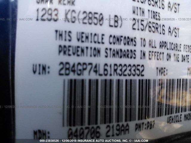 2B4GP74L61R323352 - 2001 DODGE GRAND CARAVAN EX BLUE photo 9