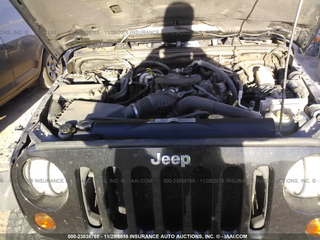 1J4HB5H14AL165678 - 2010 JEEP WRANGLER UNLIMITE SAHARA BLACK photo 10