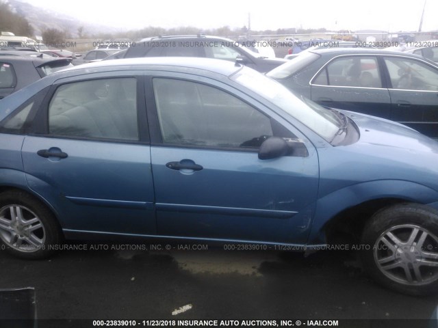 1FAFP34P81W268961 - 2001 FORD FOCUS SE/SE COMFORT BLUE photo 6