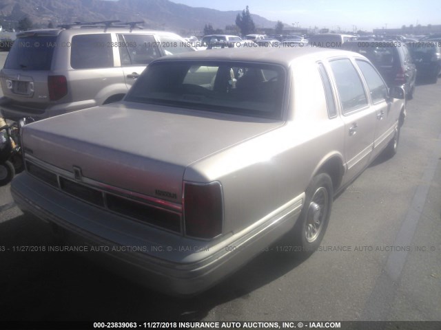 1LNLM81W8VY670452 - 1997 LINCOLN TOWN CAR EXECUTIVE BEIGE photo 4