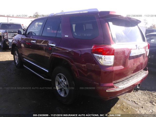 JTEBU5JR8D5146657 - 2013 TOYOTA 4RUNNER SR5/LIMITED/TRAIL RED photo 3