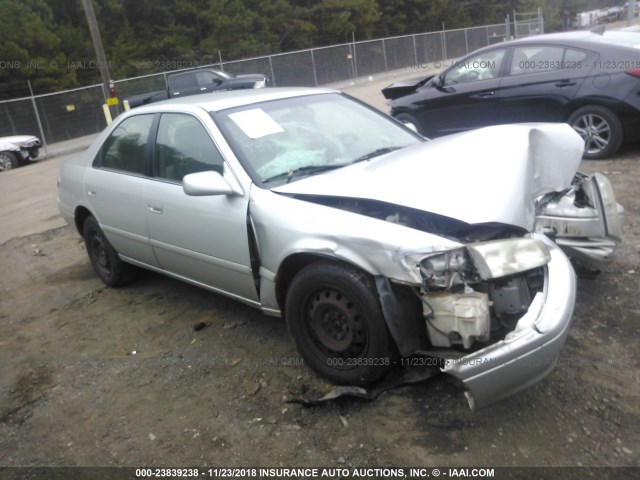 4T1BG22K1YU674091 - 2000 TOYOTA CAMRY CE/LE/XLE SILVER photo 1