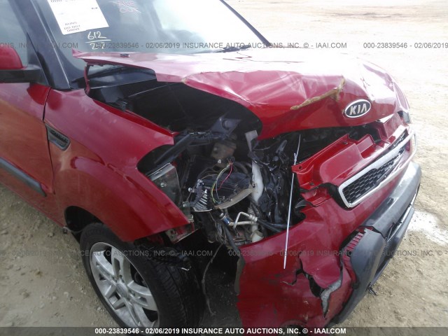 KNDJT2A24A7148877 - 2010 KIA SOUL +/!/SPORT RED photo 6