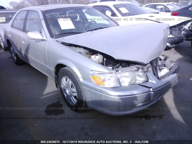 4T1BF22K0YU097055 - 2000 TOYOTA CAMRY LE/XLE SILVER photo 1