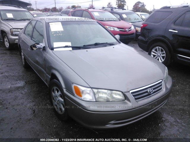 4T1BF28K0YU104142 - 2000 TOYOTA CAMRY LE/XLE 金色 照片 1