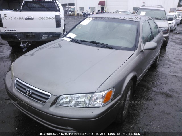4T1BF28K0YU104142 - 2000 TOYOTA CAMRY LE/XLE 金色 照片 2