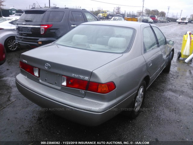 4T1BF28K0YU104142 - 2000 TOYOTA CAMRY LE/XLE 金色 照片 4