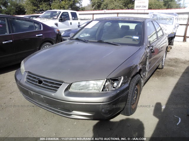 4T1BG22K9XU908007 - 1999 TOYOTA CAMRY CE/LE/XLE GRAY photo 2