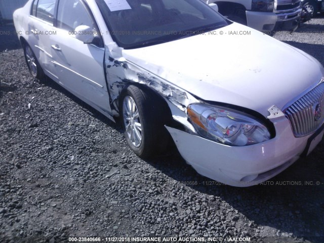 1G4HC5EM4BU104842 - 2011 BUICK LUCERNE CXL WHITE photo 6