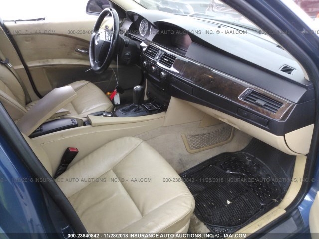 WBANF73526CU20979 - 2006 BMW 530 XI BLUE photo 5