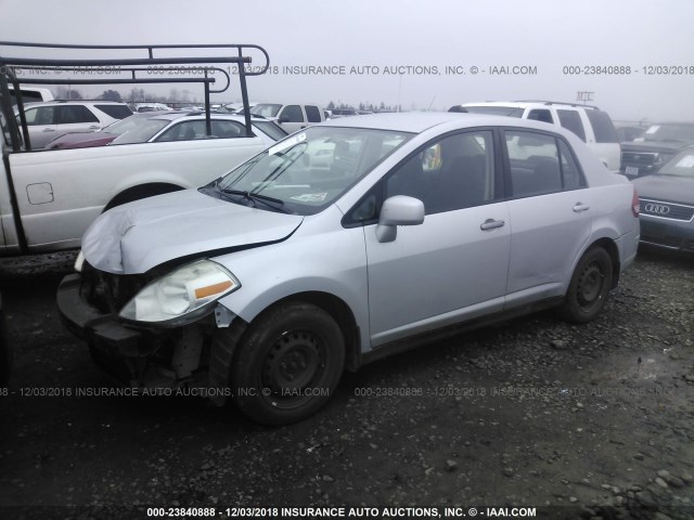 3N1BC11E89L396567 - 2009 NISSAN VERSA S/SL SILVER photo 2