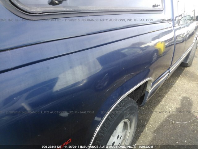 1GDEK19KXSE541438 - 1995 GMC SIERRA K1500 BLUE photo 6