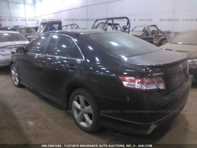 4T1BF3EKXAU013332 - 2010 TOYOTA CAMRY SE/LE/XLE BLACK photo 3