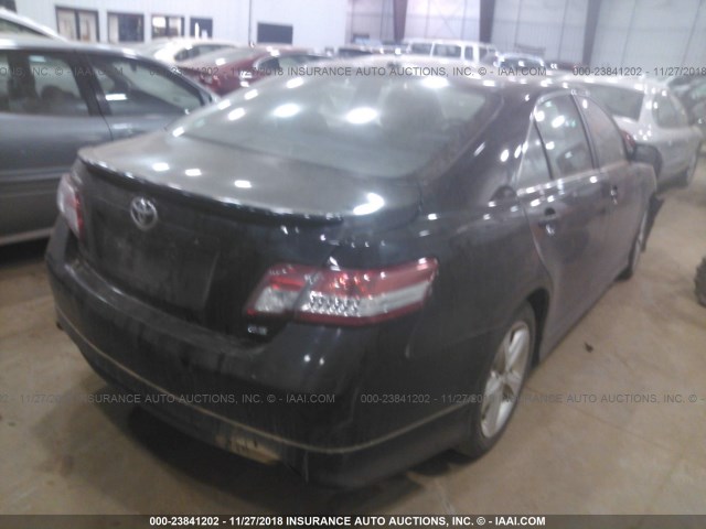 4T1BF3EKXAU013332 - 2010 TOYOTA CAMRY SE/LE/XLE BLACK photo 4