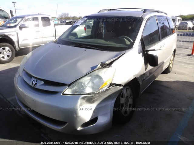 5TDZK23C28S204097 - 2008 TOYOTA SIENNA CE/LE SILVER photo 2