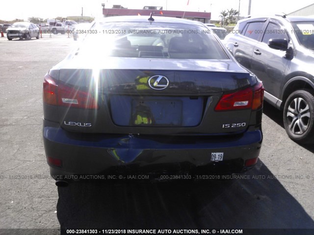 JTHBK262072052863 - 2007 LEXUS IS 250 GRAY photo 6