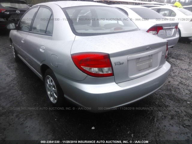 KNADC125746292396 - 2004 KIA RIO SILVER photo 3