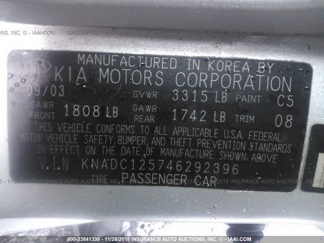 KNADC125746292396 - 2004 KIA RIO SILVER photo 9