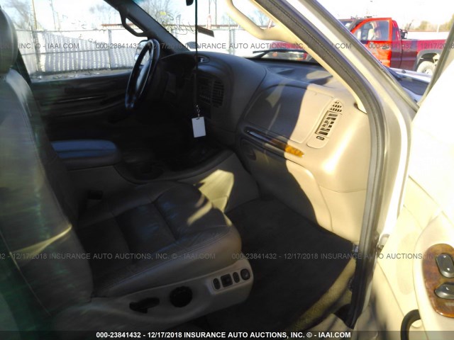 5LMPU28A7YLJ14138 - 2000 LINCOLN NAVIGATOR 棕色 照片 5