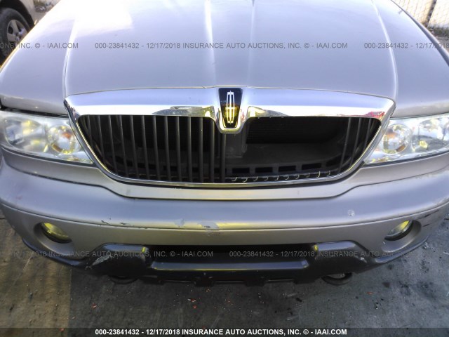 5LMPU28A7YLJ14138 - 2000 LINCOLN NAVIGATOR 棕色 照片 6