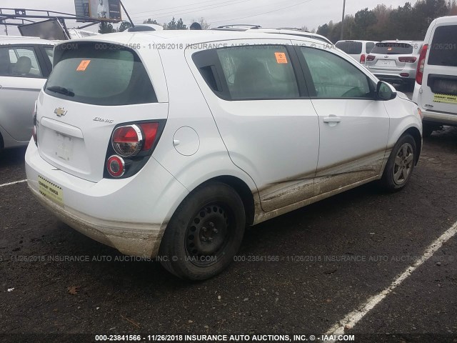 1G1JA6SH3G4167472 - 2016 CHEVROLET SONIC LS 白色 照片 4