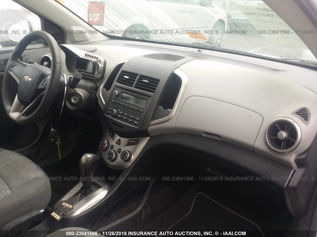 1G1JA6SH3G4167472 - 2016 CHEVROLET SONIC LS 白色 照片 5