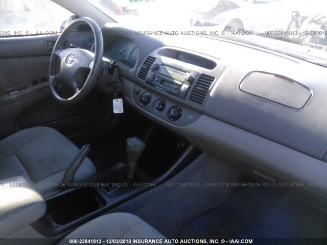 4T1BF32KX3U558955 - 2003 TOYOTA CAMRY LE/XLE/SE GREEN photo 5