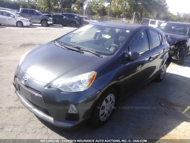 JTDKDTB36D1546999 - 2013 TOYOTA PRIUS C GRAY photo 2