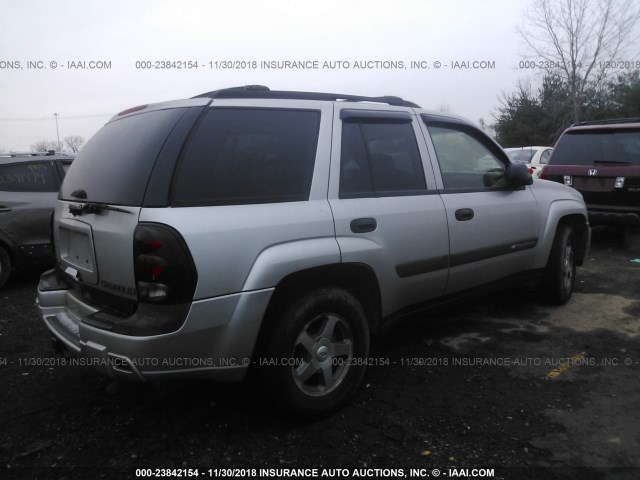 1GNDT13S442183027 - 2004 CHEVROLET TRAILBLAZER LS/LT SILVER photo 4