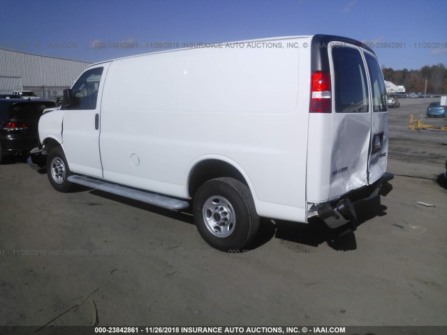 1GTW7AFG7J1911566 - 2018 GMC SAVANA G2500 WHITE photo 3