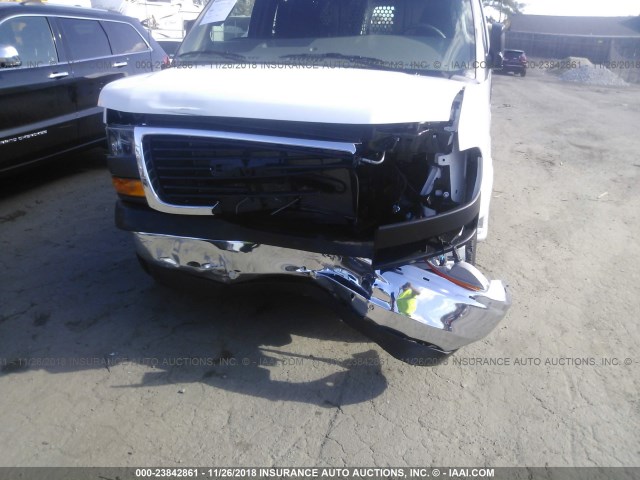 1GTW7AFG7J1911566 - 2018 GMC SAVANA G2500 WHITE photo 6