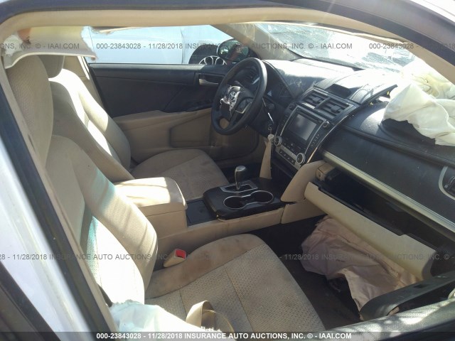 4T1BF1FK5DU267201 - 2013 TOYOTA CAMRY L/SE/LE/XLE WHITE photo 5