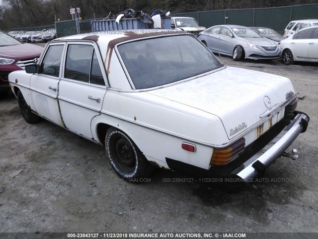 11511712048567 - 1974 MERCEDES-BENZ 240D WHITE photo 3