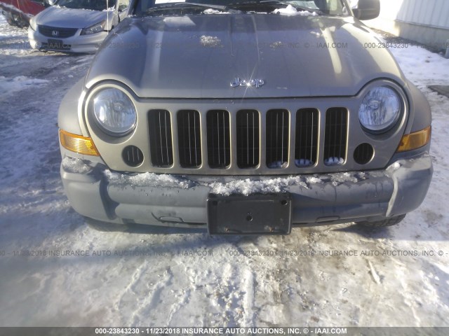 1J4GL48K35W696855 - 2005 JEEP LIBERTY SPORT GOLD photo 6