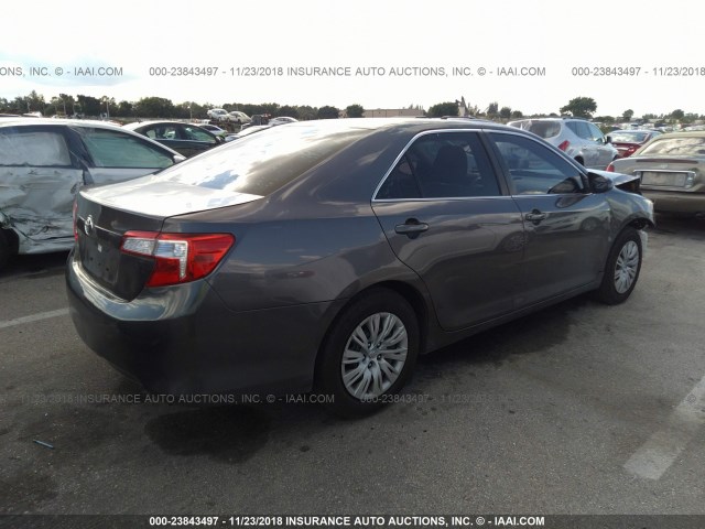 4T1BF1FK1EU797201 - 2014 TOYOTA CAMRY L/SE/LE/XLE 灰色 照片 4