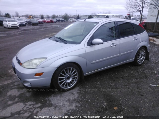 3FAHP37593R157439 - 2003 FORD FOCUS ZX5 SILVER photo 2