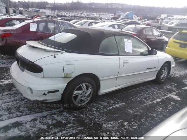 4G2JB32T9YB201986 - 2000 PONTIAC SUNFIRE GT WHITE photo 4