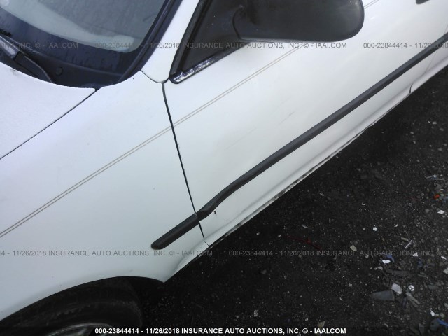 JHMEG8641SS039969 - 1995 HONDA CIVIC DX/LX WHITE photo 6