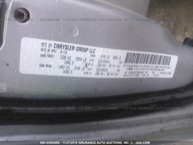 2D4RN1AE7AR303425 - 2010 DODGE GRAND CARAVAN C/V SILVER photo 9