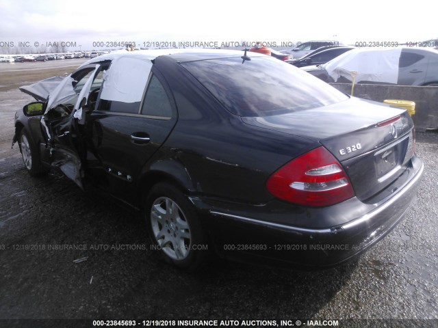 WDBUF65J63A132908 - 2003 MERCEDES-BENZ E 320 BLACK photo 3