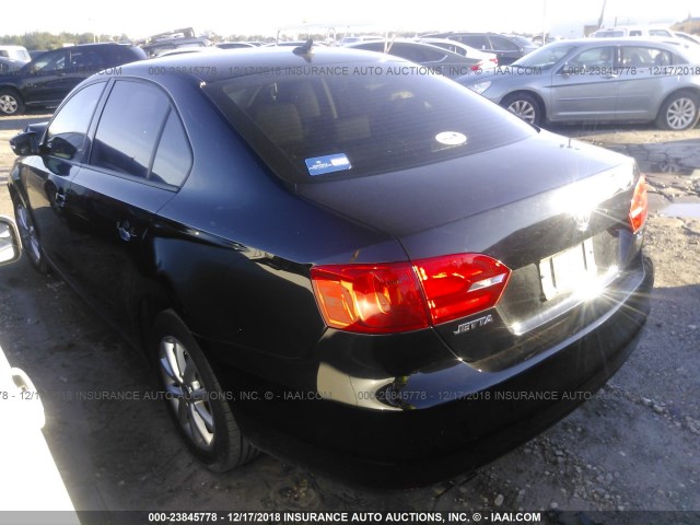3VWDX7AJXBM343747 - 2011 VOLKSWAGEN JETTA SE შავი ფოტო 3