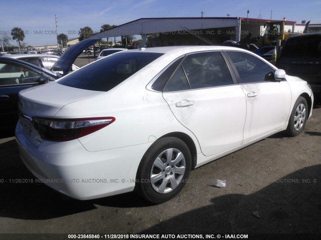 4T4BF1FKXFR466706 - 2015 TOYOTA CAMRY LE/XLE/SE/XSE WHITE photo 4