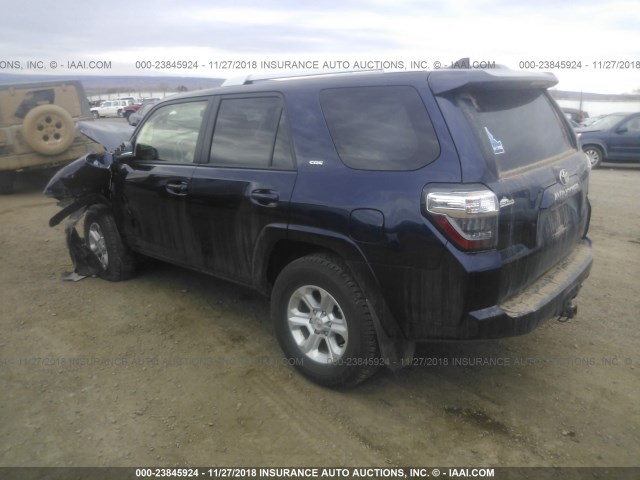 JTEBU5JR9J5572739 - 2018 TOYOTA 4RUNNER SR5 PREM/LTDL/TRAIL/TRD BLUE photo 3