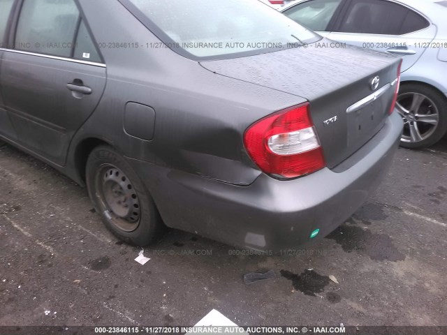 JTDBE32K130191541 - 2003 TOYOTA CAMRY LE/XLE 灰色 照片 6