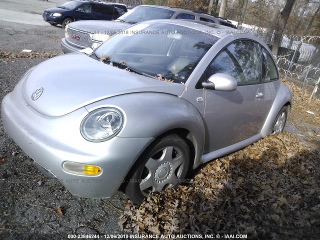 3VWDC21C51M416523 - 2001 VOLKSWAGEN NEW BEETLE GLX SILVER photo 2