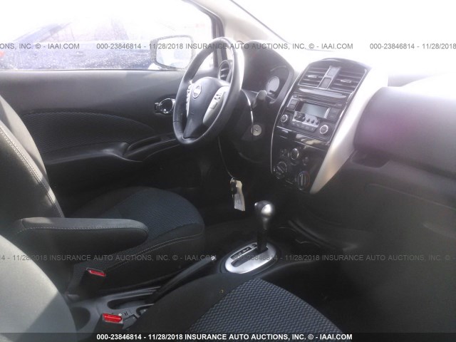 3N1CE2CP4FL373253 - 2015 NISSAN VERSA NOTE S/S PLUS/SV/SL/SR SILVER photo 5