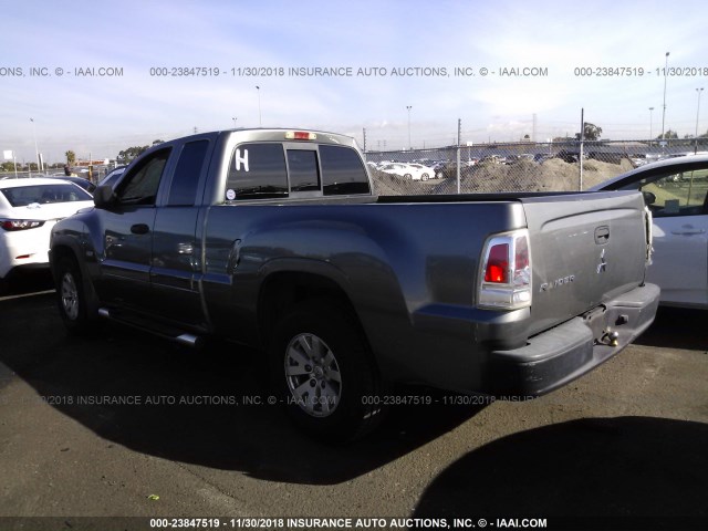 1Z7HC32K36S542639 - 2006 MITSUBISHI RAIDER DUROCROSS GRAY photo 3